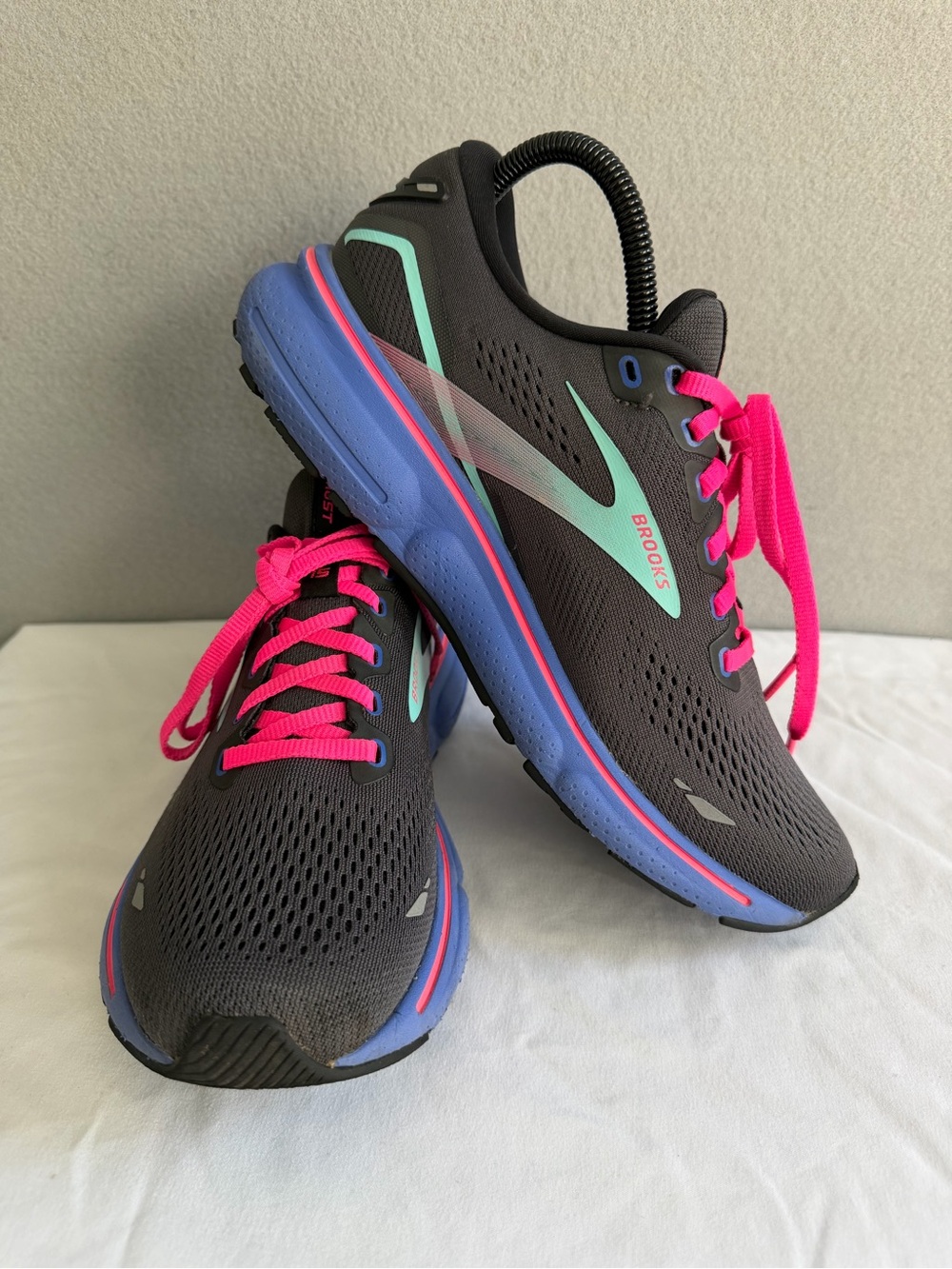 Brooks Ghost 15 Running Shoes s8.5 Women’s Black/Blue Aruba Lace Up
